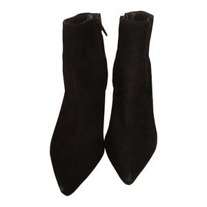 Black booties size 7/5